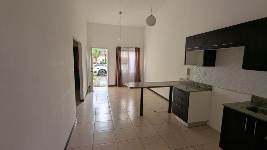 SE ALQUILA CASA EN TERRAZAS DEL OESTE, CONCASA - Imagen 4