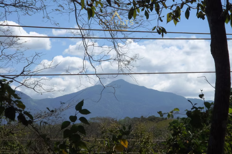 The Costa Rican Dream – Nature, Privacy & Pacific Beaches!