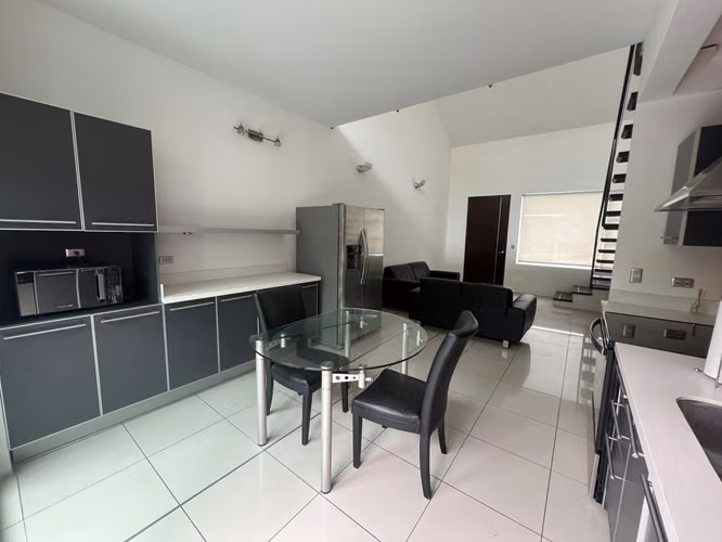 APARTAMENTO AMUEBLADO EN ALQUILER – SANTA ANA $1800 - Imagen 7