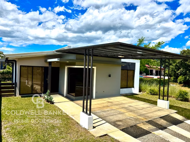 Home Sweet Home – Furnished 2-Bedroom Residence for Rent in Montezuma, Grecia