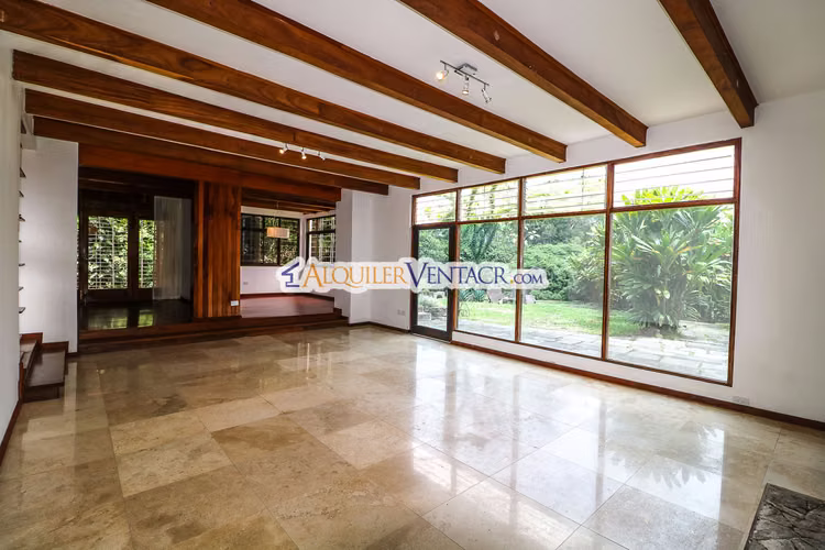 Casa de 650 m2 con piscina privada y 5.454 m2 de terreno en Bello Horizonte Escazú - Imagen 12