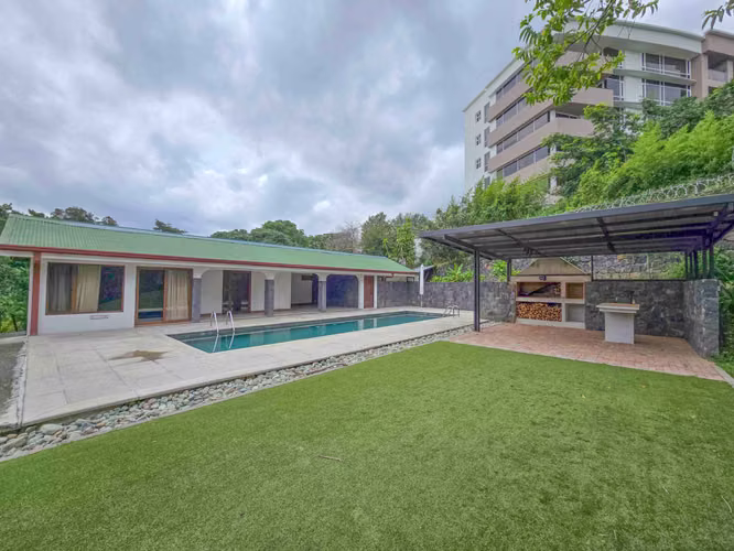 Casa de 650 m2 con piscina privada y 5.454 m2 de terreno en Bello Horizonte Escazú - Imagen 6