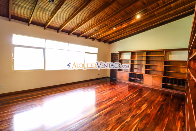 Casa de 650 m2 con piscina privada y 5.454 m2 de terreno en Bello Horizonte Escazú - Imagen 19