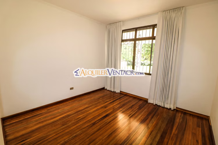 Casa de 650 m2 con piscina privada y 5.454 m2 de terreno en Bello Horizonte Escazú - Imagen 11