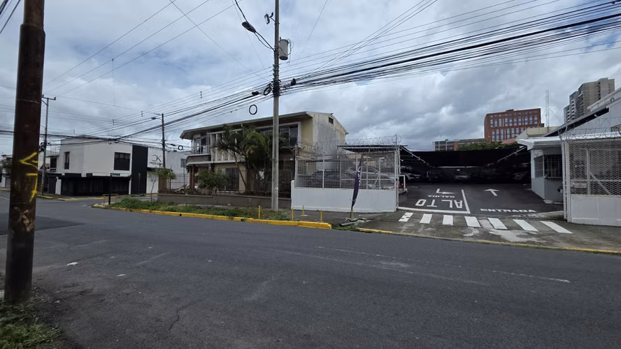 ¡REBAJADA! PROPIEDAD EN VENTA EN PASEO COLÓN - Imagen 16