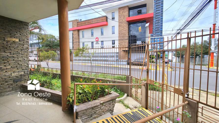 ¡REBAJADA! PROPIEDAD EN VENTA EN PASEO COLÓN - Imagen 4