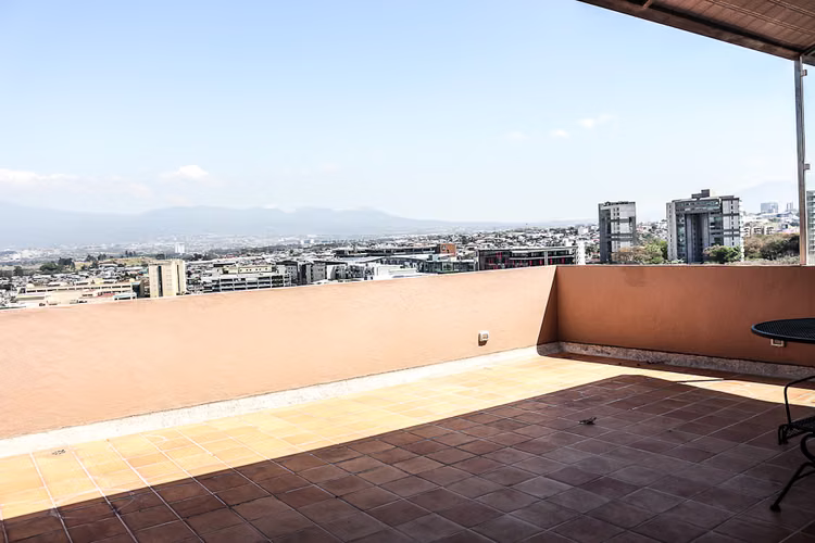 REBAJADO! Penthouse en Los Laureles, Escazú, 2303
