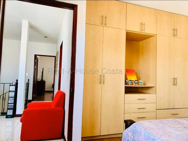 Venta de Casa en Condominio Brasil de Santa Ana. - Imagen 11