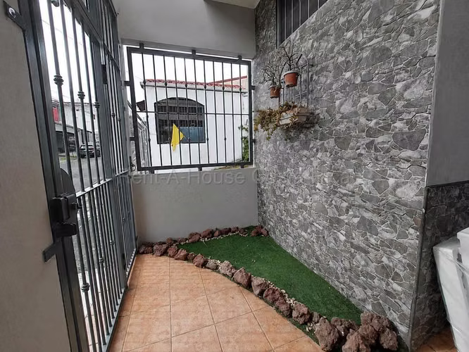 Venta de Casa en San Pablo de Heredia. - Imagen 3