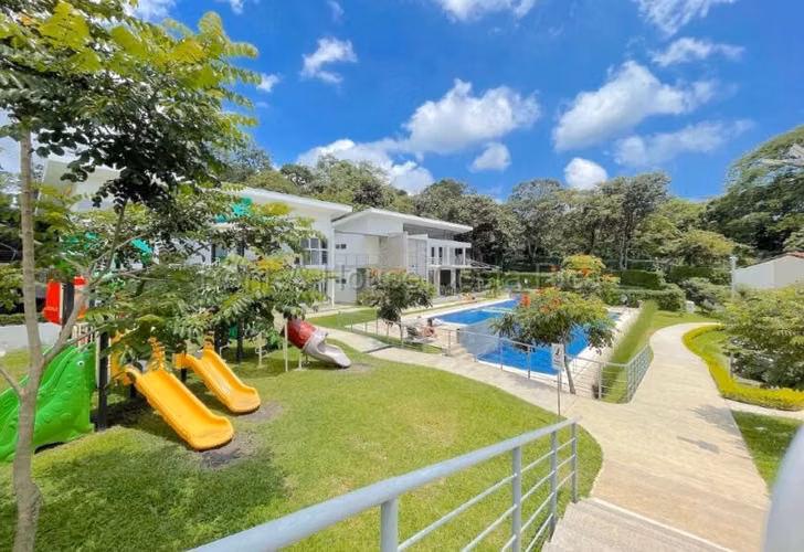 Venta de Casa en Condominio Hacienda Colón. - Imagen 2