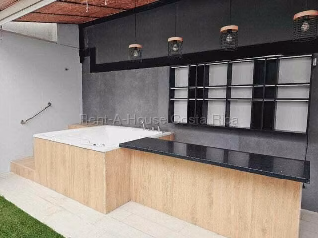 Alquiler de Casa en San Rafael de Escazú RZ - Imagen 11