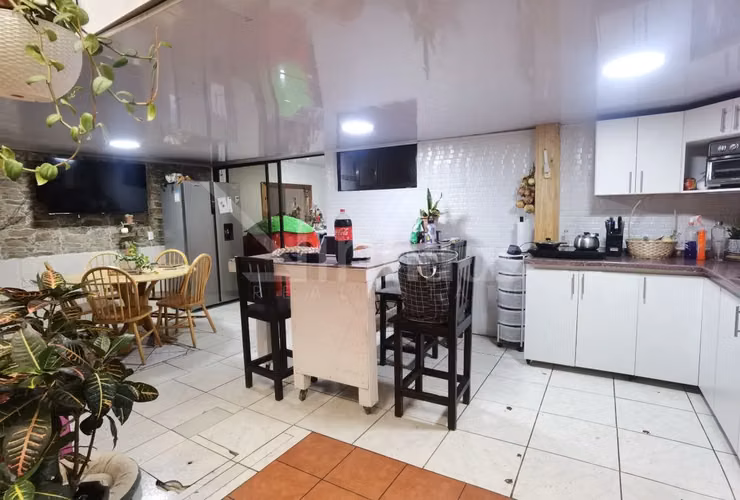 Venta de propiedad con casa y dos apartamentos (ID 41799) - Imagen 5