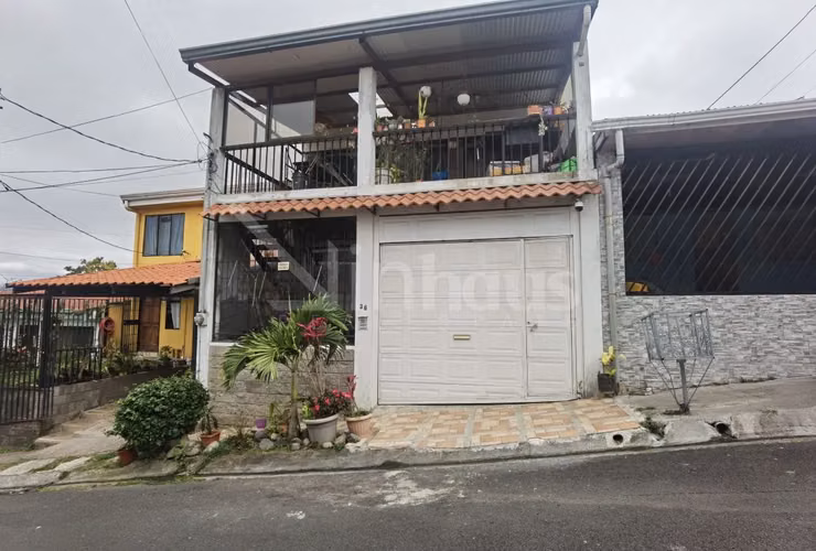 Venta de propiedad con casa y dos apartamentos (ID 41799) - Imagen 3