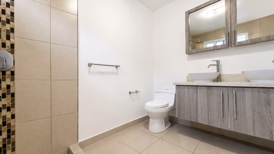 ALQUILER/VENTA DE CASA EN HACIENDA COLÓN, CIUDAD COLÓN* - Imagen 8