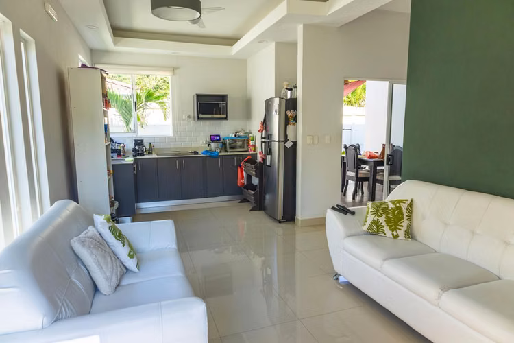 Se vende propiedad con 2 casas independientes, Tárcoles (MV)