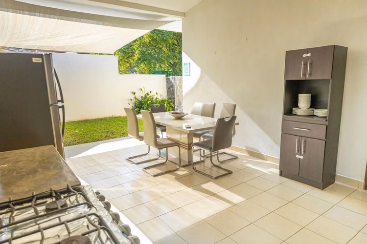 Se vende propiedad con 2 casas independientes, Tárcoles (MV)