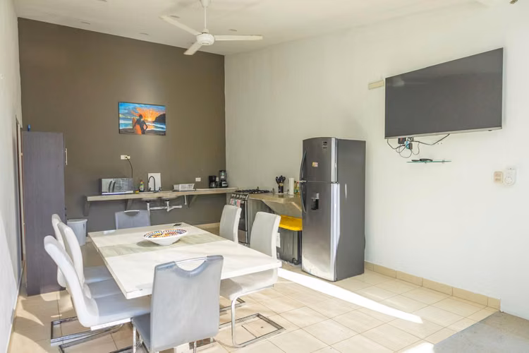 Se vende propiedad con 2 casas independientes, Tárcoles (MV)