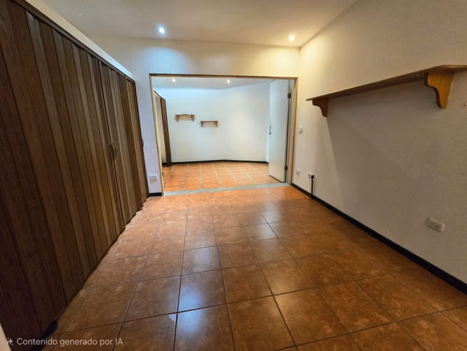 Alquiler casa en San Rafael de Escazú | 3 habitaciones | 2 parqueos | Agua incluida - Imagen 2