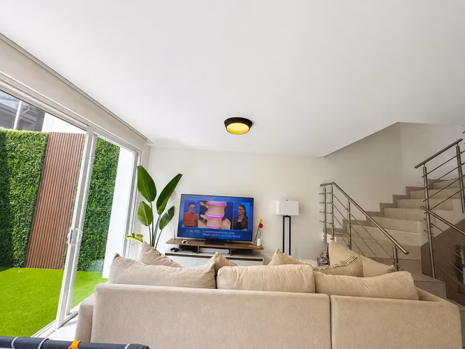 ALQUILER DE CASA MODERNA FULL AMOBLADA EN SANTA ANA* - Imagen 2