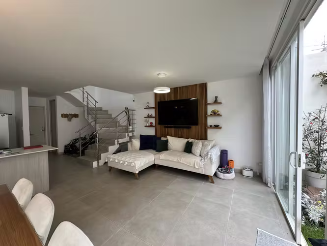 ALQUILER DE HERMOSA CASA EN CONDOMINIO LA ARBOLEDA