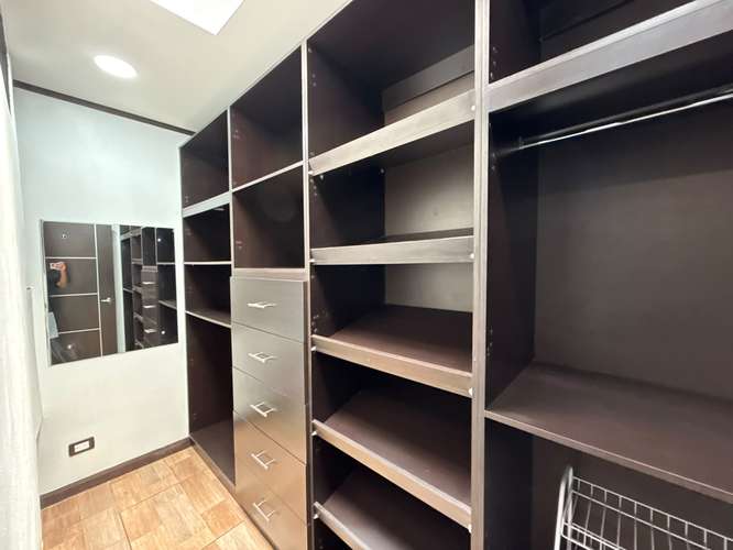 Venta Casa de 2 Niveles en Condominio Los Colegios Moravia - Imagen 12