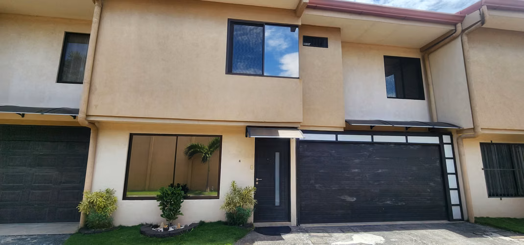 Venta Casa Condominio Los Colegios Moravia San José - Imagen 2