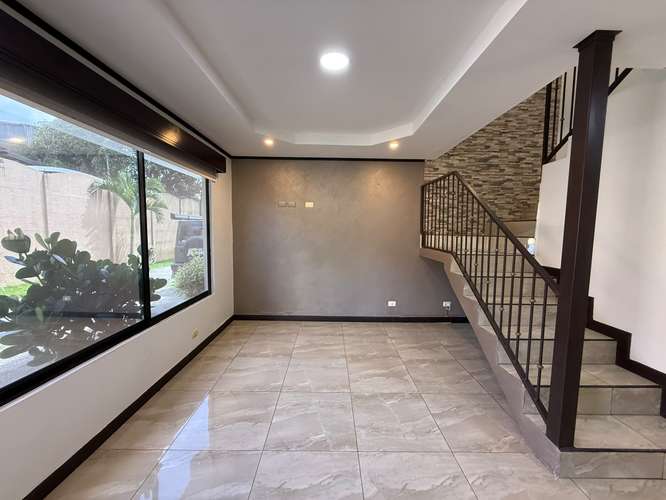 Venta Casa de 2 Niveles en Condominio Los Colegios Moravia - Imagen 4