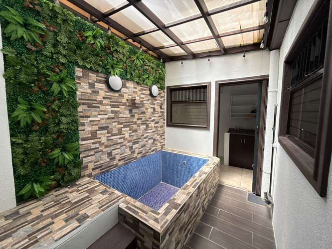 Venta Casa de 2 Niveles en Condominio Los Colegios Moravia - Imagen 17