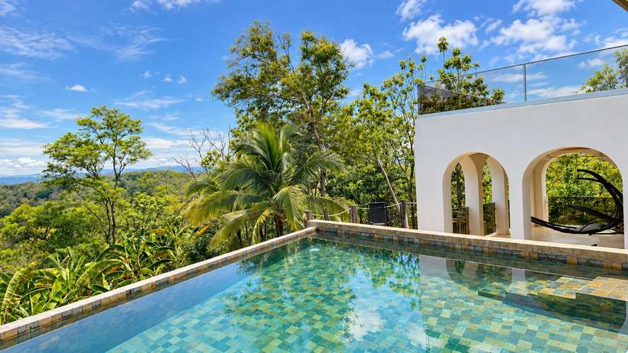 Propiedad de Lujo en Venta en Puntarenas | 2.3 Hectáreas, Vista al Océano y 3 Casas - Imagen 14