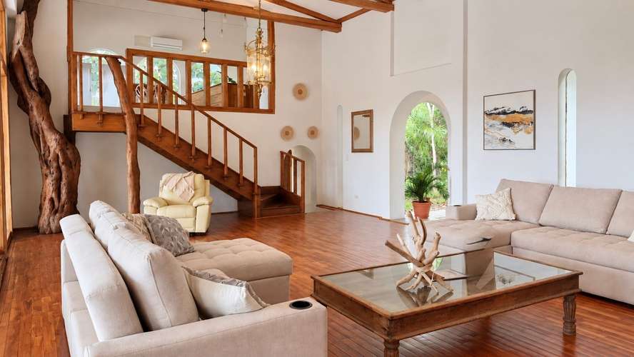 Propiedad de Lujo en Venta en Puntarenas | 2.3 Hectáreas, Vista al Océano y 3 Casas - Imagen 5