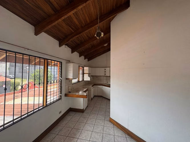 Alquiler apartamento en La Uruca | 2 habitaciones | 1 parqueo - Imagen 2