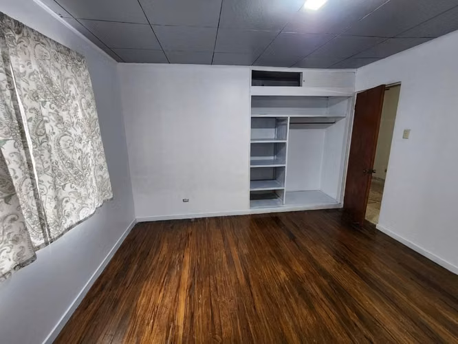 ALQUILO CASA DE UNA PLANTA CON USO DE SUELO MIXTO EN CUREIDABAT - Imagen 2