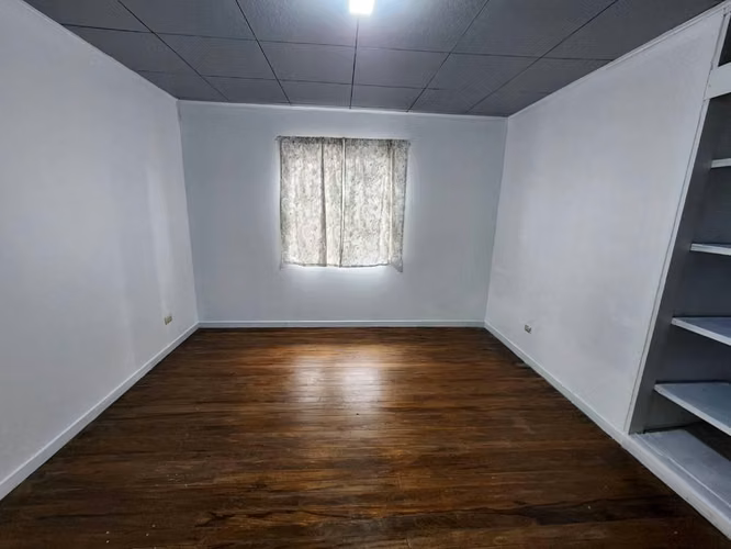 ALQUILO CASA DE UNA PLANTA CON USO DE SUELO MIXTO EN CUREIDABAT - Imagen 5