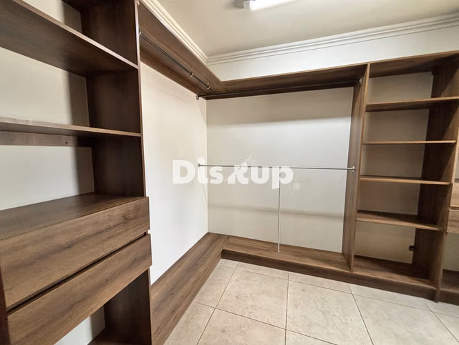 Preciosa y amplia casa independiente de 3 hab. + servicio. Guachipelín, Escazú - Imagen 17
