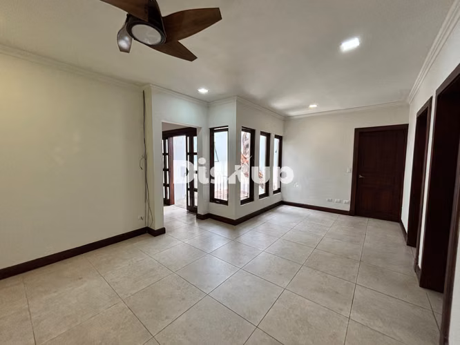 Preciosa y amplia casa independiente de 3 hab. + servicio. Guachipelín, Escazú - Imagen 13