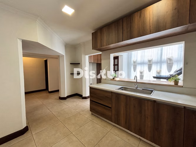 Preciosa y amplia casa independiente de 3 hab. + servicio. Guachipelín, Escazú - Imagen 8