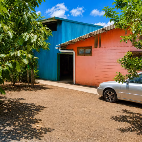 Venta de Casa  en San Sebastián con Lote Grande y Taller - Imagen 2