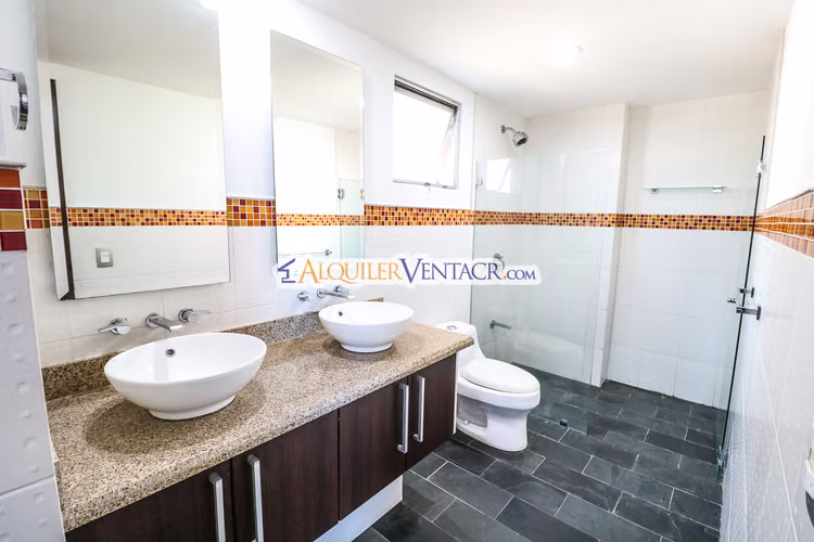 APARTAMENTO DE 3 HABIT. EN GUACHIPELIN ESCAZU - Imagen 2