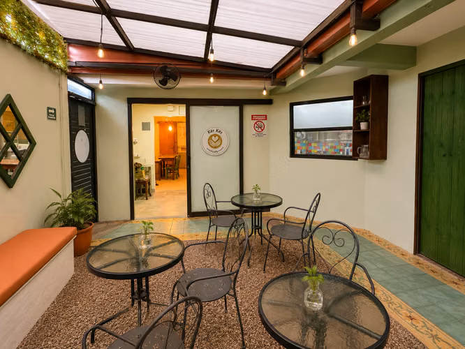 Venta propiedad comercial con apartamento independiente – San Rafael de Heredia