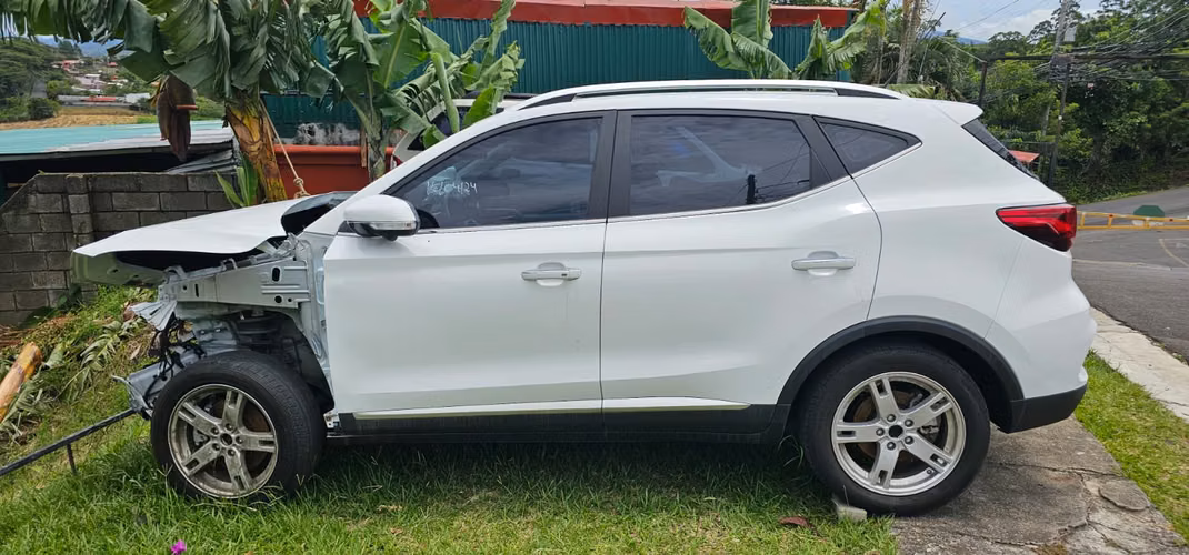 Remato Salvamento MG ZS EV 2024 Eléctrico - Solo Repuestos - Imagen 3