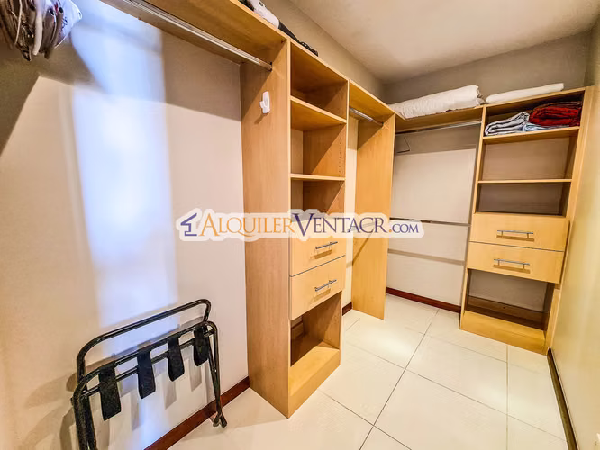 APARTAMENTO AMUEBLADO DE 3 HABIT. CON VISTA EN SAN RAFAEL ESCAZU - Imagen 12