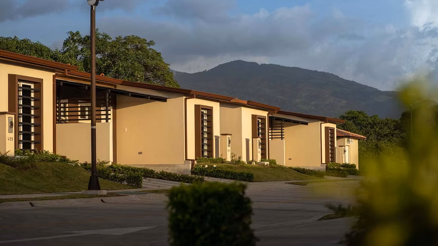 Alquiler de Hermosa Casa en Condominio Terrazas del Norte