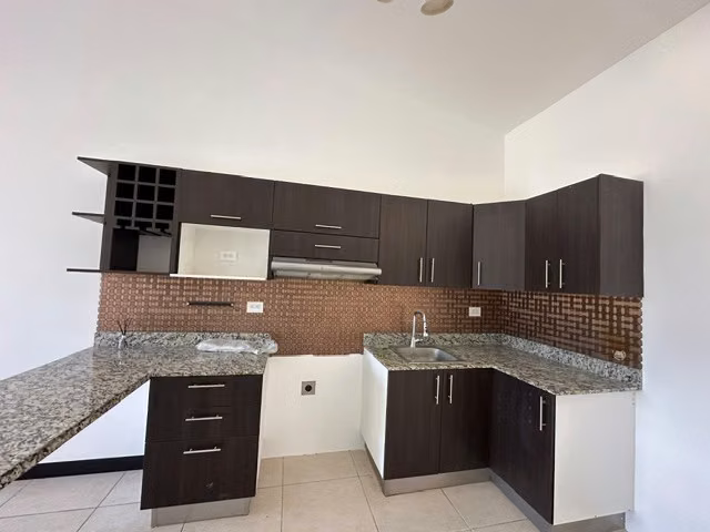 Alquiler de Hermosa Casa en Condominio Terrazas del Norte