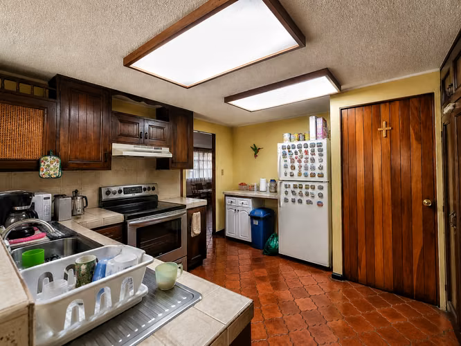 Se vende casa de 302m2 en Mansiones de Robledal en la Uruca