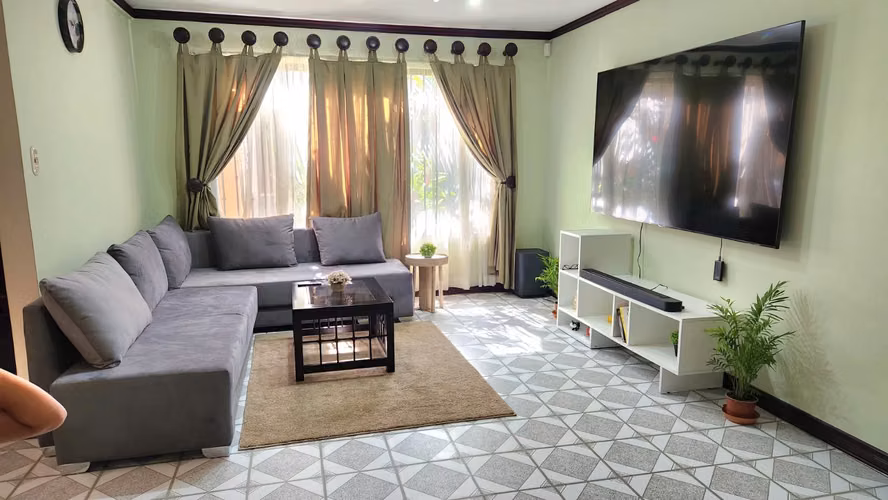 Venta de Casa en Guachipelin de Escazú. - Imagen 4