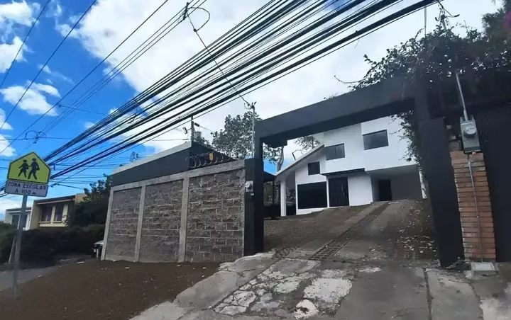 Casa en Venta en San Rafael de Escazú