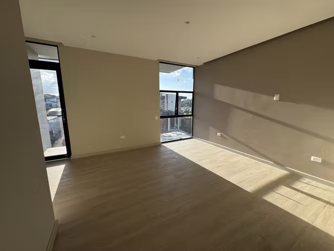 SE VENDE CASA NUEVA AVENIDA DEL ESTE CURRIDABAT - Imagen 18