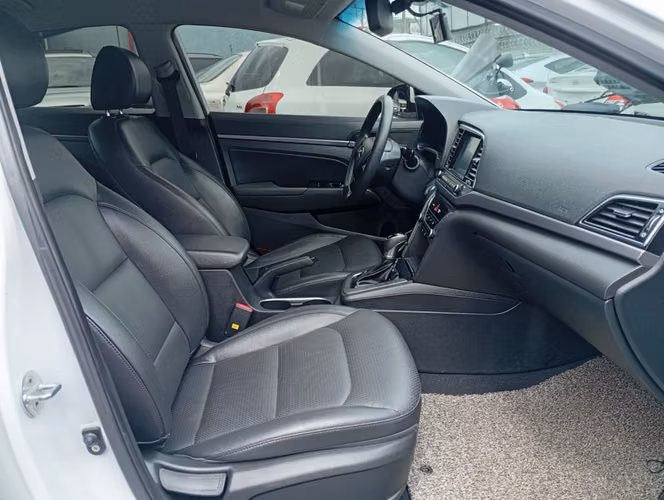 Hyundai avante - Imagen 5