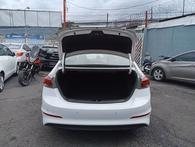 Hyundai avante - Imagen 14
