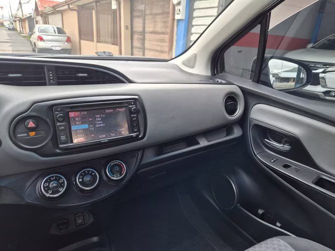 Toyota yaris - Imagen 15